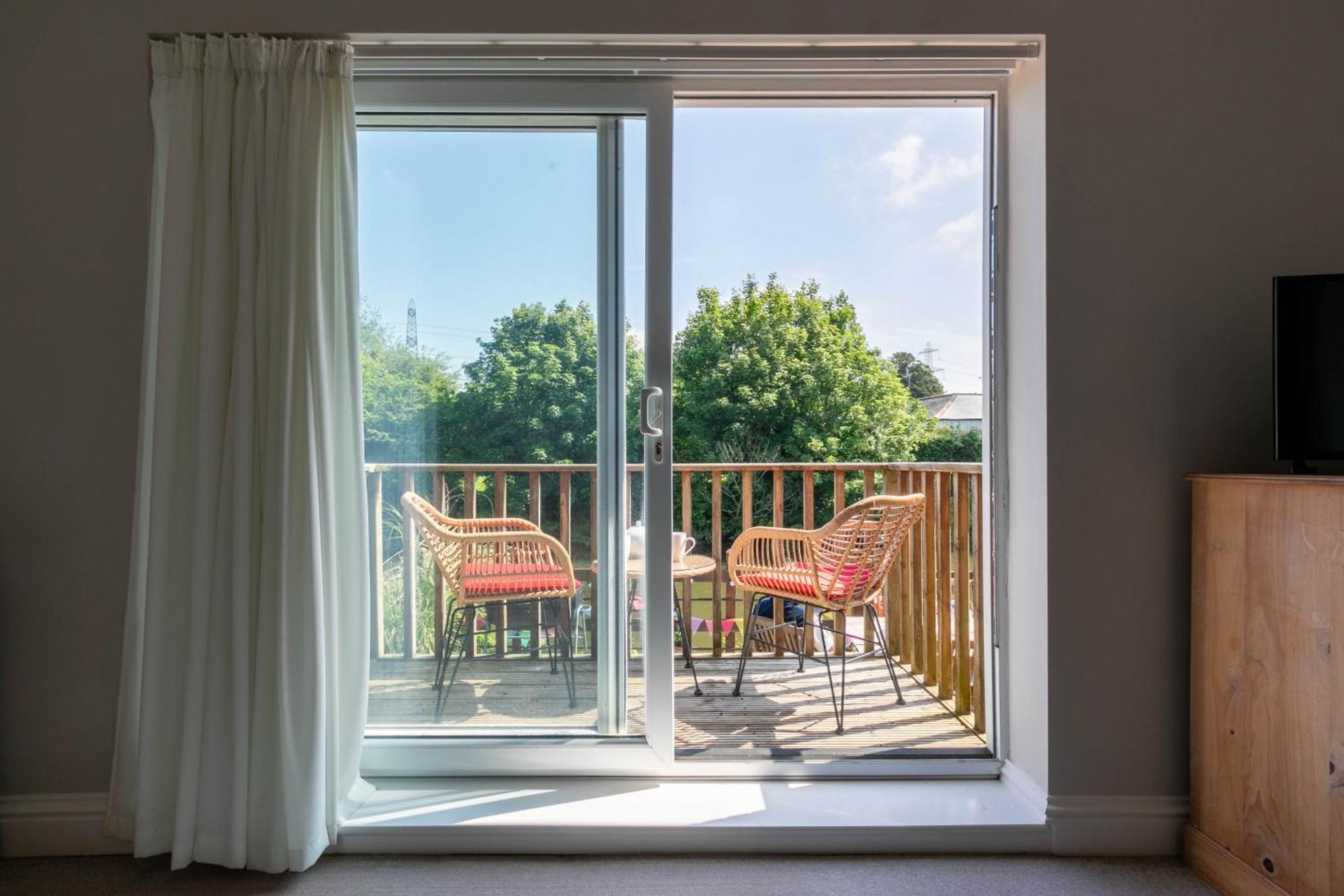 Riverside Escape Iden Rye Villa Exterior photo